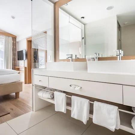 מלון Trofana Alpin 4*