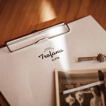 Trofana Alpin מלון אישגל