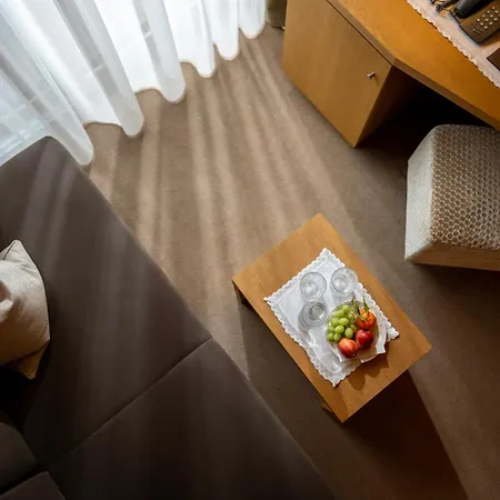 Trofana Alpin 4* Ишгль